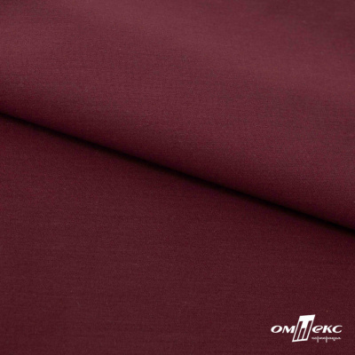 Ткань сорочечная стрейч 19-1528, 115 гр/м2, шир.150см, цвет бордо - купить в Южно-Сахалинске. Цена 307.75 руб.